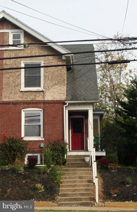 1375 Main St, Hellertown, PA 18055