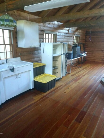 41 Snowshoe Pass Rd, Superior, MT 59872