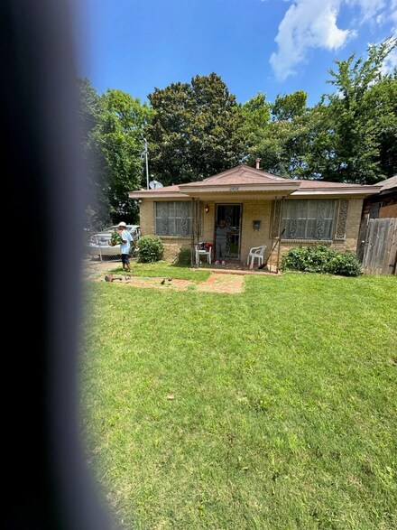 2404 Hubbard Ave, Memphis, TN 38108