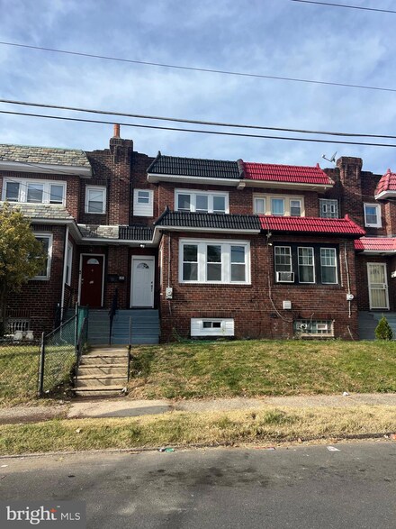 35 S 38th St, Camden, NJ 08105