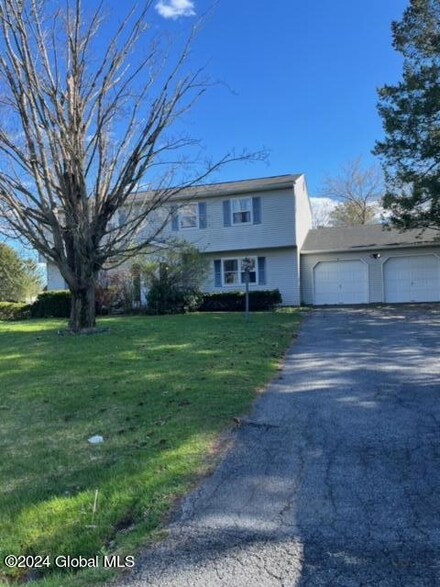 12 Pheasant Run, Waterford, NY 12188