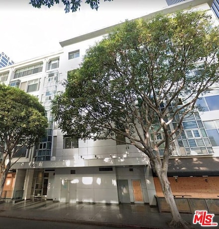 630 W 6th St Unit 204, Los Angeles, CA 90017