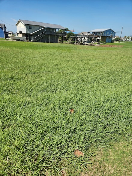 108 Treasure Ln, Freeport, TX 77541