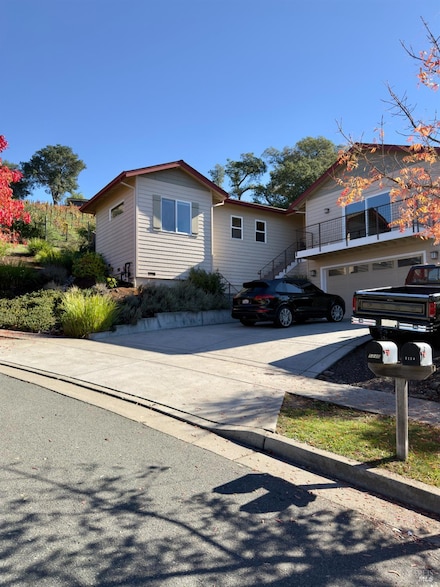 5240 Hoyal Dr, Santa Rosa, CA 95409