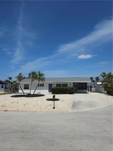 9 Clearview Blvd, Fort Myers Beach, FL 33931