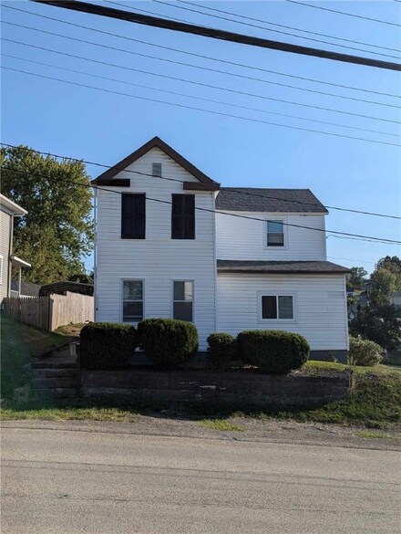 49 Lebanon Ave, Uniontown, PA 15401