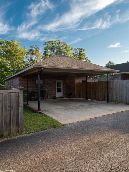6012 Magnolia Place E, Mobile, AL 36608