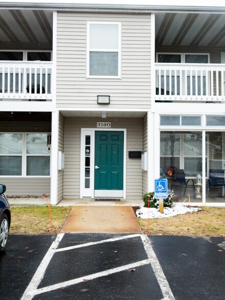 3160 SE Poplar Creek Dr SE Unit 104, Grand Rapids, MI 49512