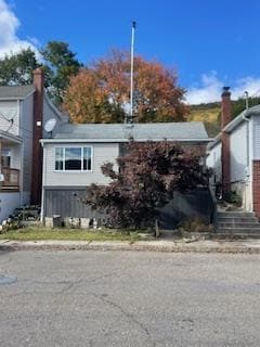 11 W Garibaldi Ave, Nesquehoning, PA 18240