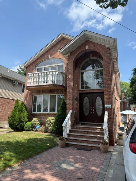 58-39 196th Place, Flushing, NY 11365