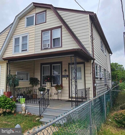 251 Lynwood Ave, Trenton, NJ 08609
