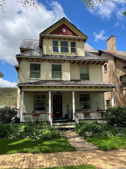 148 W 3rd St, Oil City, PA 16301