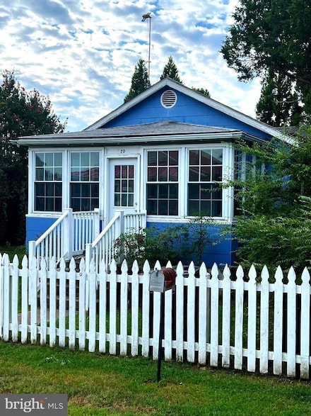 20 Virginia Ave, Colonial Beach, VA 22443