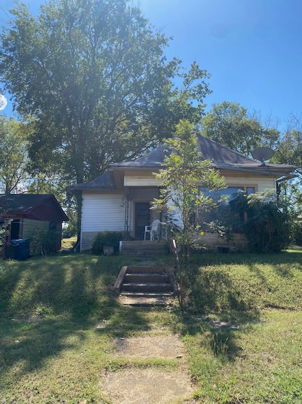 624 W Walker St, Denison, TX 75020