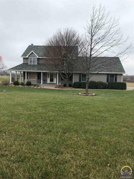 15881 S Croco Rd, Overbrook, KS 66524