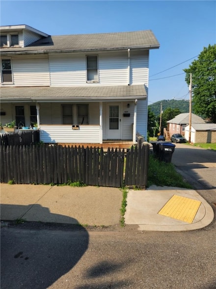 427 Mount Vernon Ave, Coraopolis, PA 15108