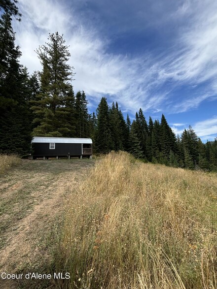 10764 S Poplar St, Cataldo, ID 83810