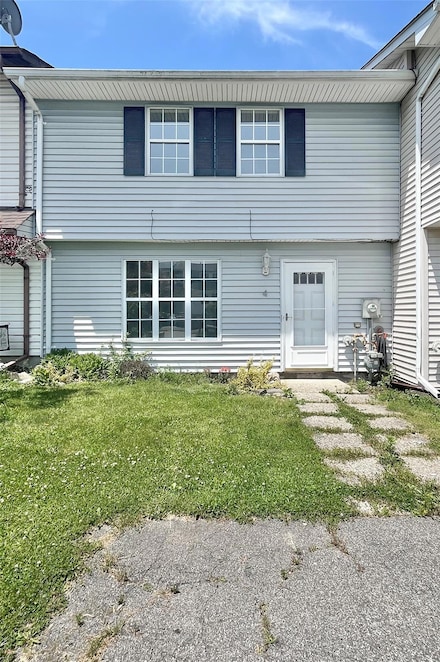 4 Red Barn Ln, Middletown, NY 10940