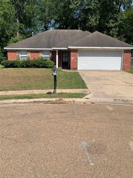 106 Dewberry Cir, Richland, MS 39218