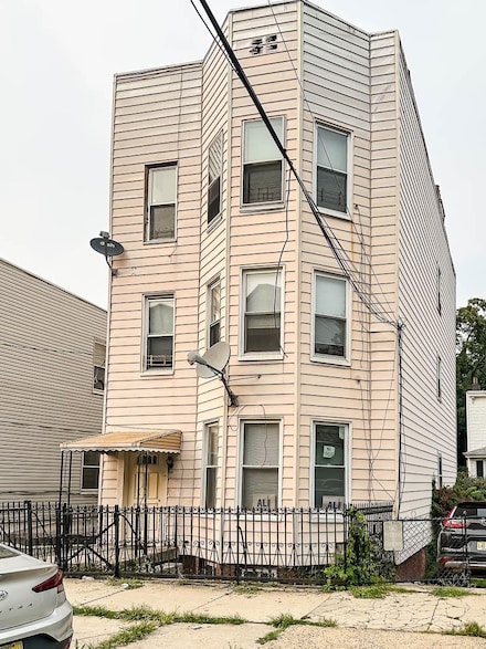 170 Saint Pauls Ave Unit 2, Jersey City, NJ 07306