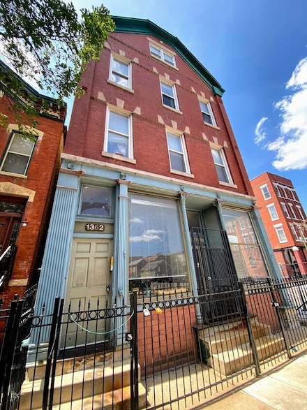 1362 N Bosworth Ave Unit B4, Chicago, IL 60642