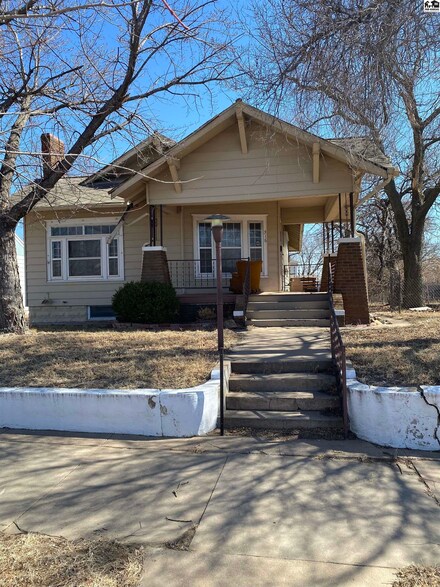 516 N Jackson St, Pratt, KS 67124
