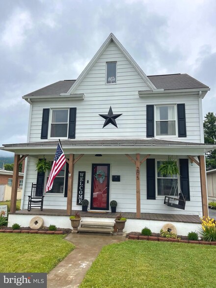 205 3rd Ave, Burnham, PA 17009