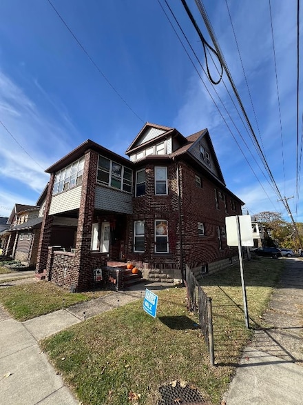 1402 W 8th St, Erie, PA 16502