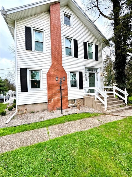 166 High St, Fairport, NY 14450