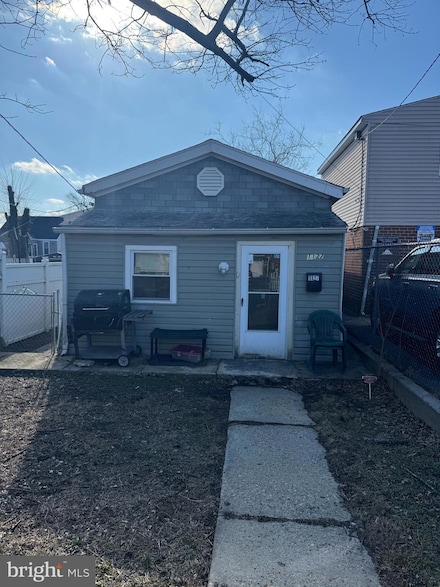 1127 N 33rd St, Camden, NJ 08105