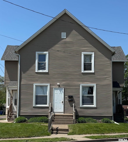 118 N Pine St, Davenport, IA 52802