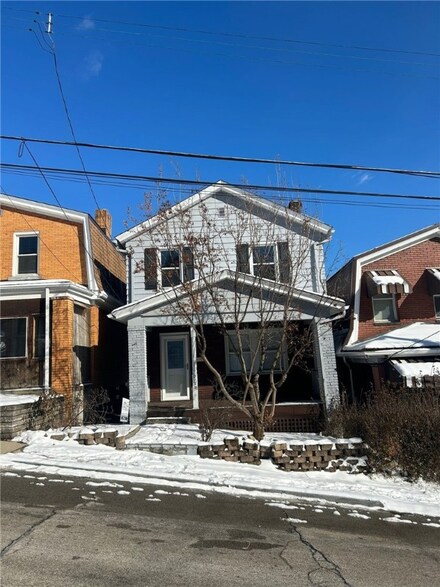 2253 Almont St, Pittsburgh, PA 15210