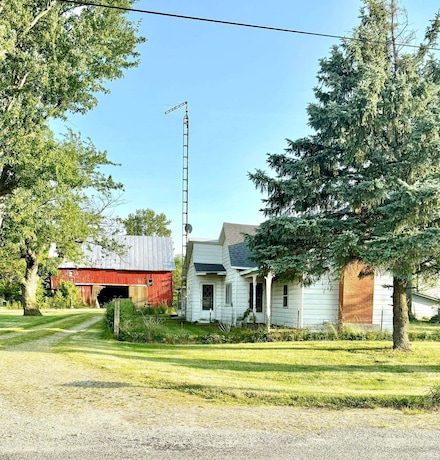 3197 E 300 N, Winchester, IN 47394