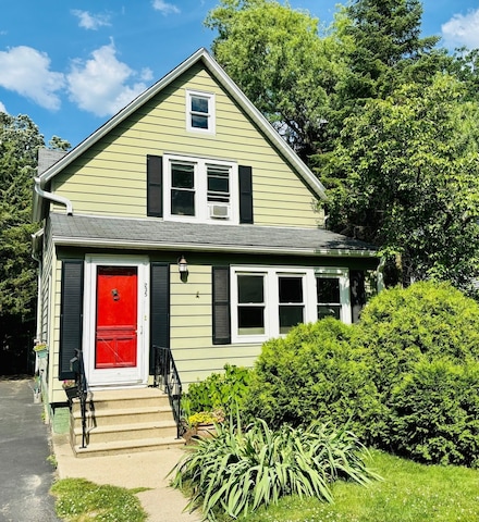 235 Linden Ave, Glencoe, IL 60022
