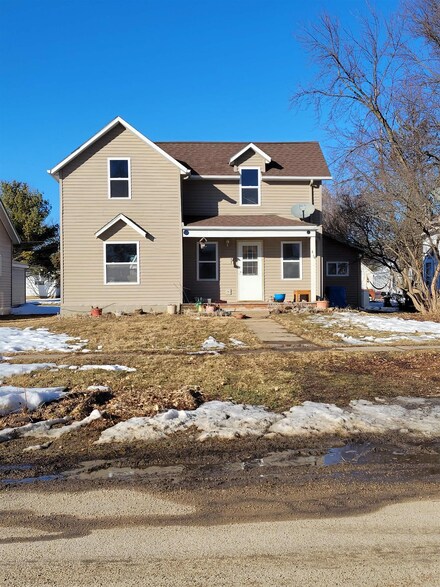 414 4th Ave W, Cresco, IA 52136