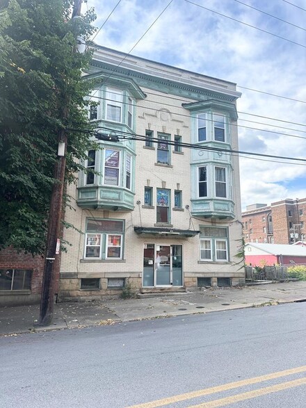 1123 Eoff St, Wheeling, WV 26003