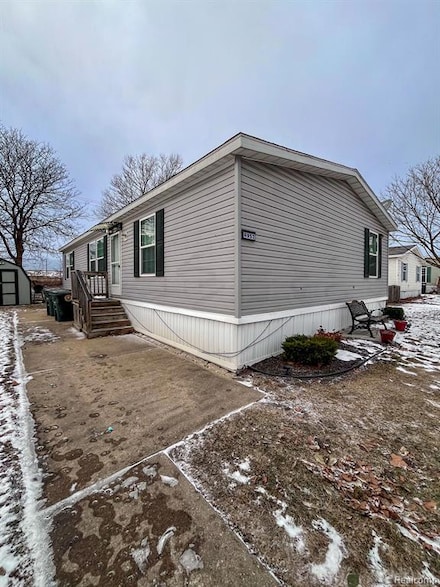6952 Carson Dr, Romulus, MI 48174