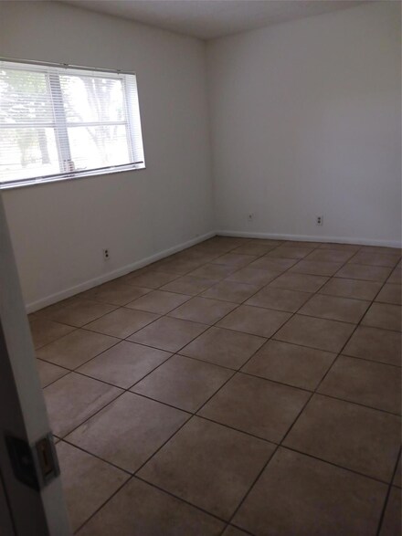 7605 W Atlantic Blvd Unit 106, Margate, FL 33063