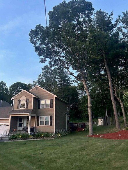 16 Rangers Dr Unit B, Hudson, NH 03051