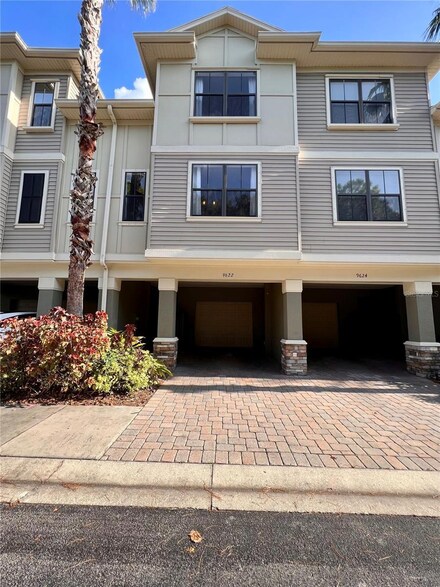 9622 Bay Grove Ln, Tampa, FL 33615