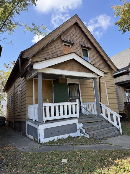 2469 N 37th St, Milwaukee, WI 53210