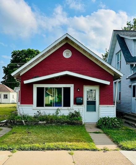 711 E 5th St, Winona, MN 55987