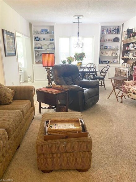 2103 Bermuda Village Dr, Advance, NC 27006
