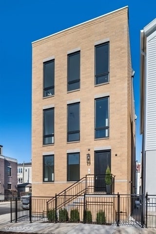 1244 W Huron St Unit 1, Chicago, IL 60642