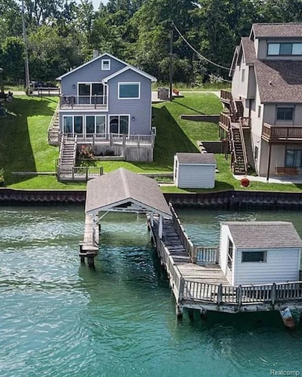 1027 River Rd, Saint Clair, MI 48079