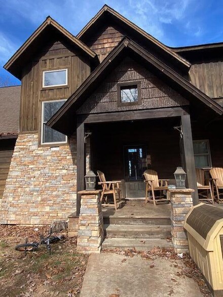 7690 Lone Star Dr, Houston, MO 65483