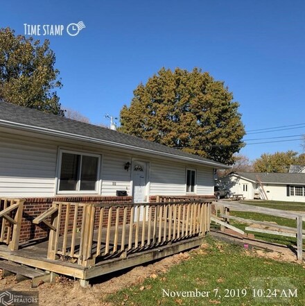 202 S Stuart St, Sigourney, IA 52591