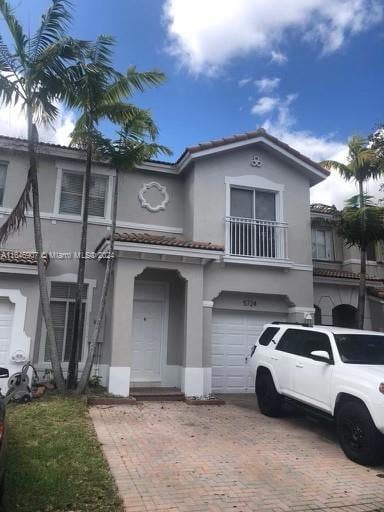 5724 NW 112th Place, Doral, FL 33178