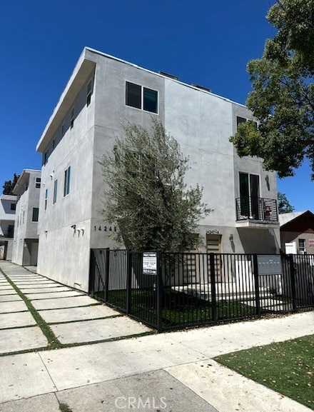 14247 Sylvan St, Van Nuys, CA 91401