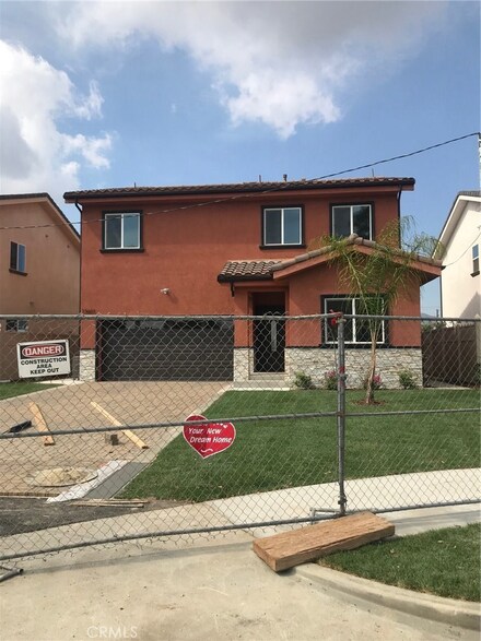 13601 W Silva Ln, San Fernando, CA 91340